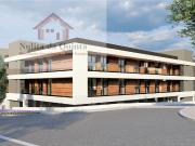 Apartamento de luxo em zona central e com piscina