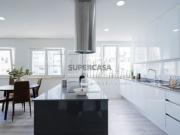 Apartamento de tipologia T3, mobilado e equipado em Benfica!