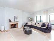 Apartamento de tipologia T4, em condomínio fechado na...