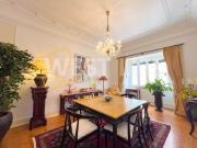 Apartamento de tipologia T5 com arquitetura histórica,...