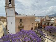 Apartamento de tres dormitorios amplios en el cent