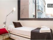 Apartamento de tres dormitorios con dos balcones y una...