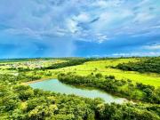 Apartamento Desocupado, 3 Quartos e Vista Livre