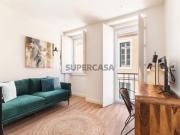 Apartamento dividido em 2 unidades, com licença AL, em...