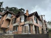 APARTAMENTO DUPLEX BOSQUE DE PINOS TOWN HOUSE