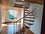 Apartamento Dúplex con Gran Espacio y Potencial de...