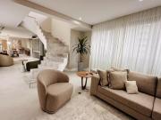 Apartamento Duplex Decorado no Edifício Carmen – Ú