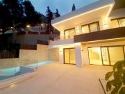 Apartamento duplex moderno de nueva construcción con 4...
