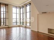 Apartamento duplex no coração do batel
