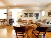 Apartamento duplex reformado no Alto de Pinheiros