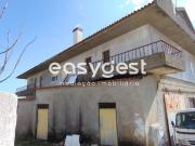 Apartamento duplex situado em bairro calmo de Proença a Nova