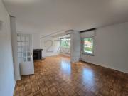 Apartamento Duplex T3+1 com Garagem Box no Centro de Cascais