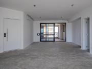 Apartamento em Alphaville Empresarial, Barueri/SP de...