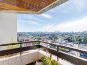 Apartamento em andar alto no Batel, vista livre e face...