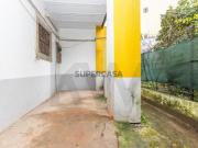 Apartamento em Cave para Remodelação Total | Graça Lisboa