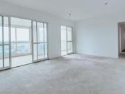 Apartamento em Cond Clube, Face Oeste, Andar Alto com 4...