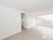Apartamento em condomínio com 2 dormitórios em Porto Alegre