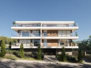 Apartamento em condomínio com piscina junto à praia da...