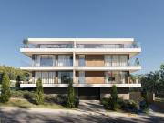 Apartamento em condomínio com piscina junto à praia da...