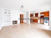 Apartamento em Condomínio Fechado c/ Piscina,...