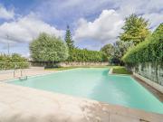 Apartamento em Condomínio Privado com Piscina !