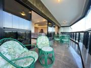 Apartamento em Gonzaga, Santos/SP de 252m² 3 quartos à...