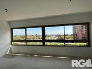 Apartamento com 143 m² privativos, possui 3 suítes,...