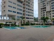Apartamento en Alquiler en Avenida El Milagro, Maracaibo