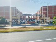 Apartamento en Alquiler en Avenida Milagro Norte, Maracaibo