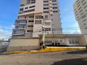 Apartamento en Alquiler en La Lago, Maracaibo
