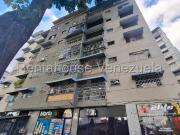 Apartamento en Alquiler en Los Chaguaramos, Caracas