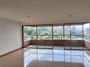 Apartamento en Arriendo en Altos del Poblado, Medellin...