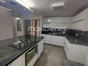 apartamento en arriendo en castropol. Cod A64593