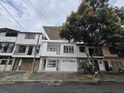 apartamento en arriendo en la esmeralda. Cod A9190211