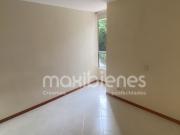 apartamento en arriendo en la loma del indio. Cod A20646