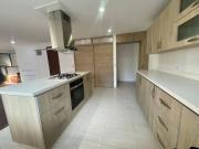 apartamento en arriendo en loma de las brujas. Cod A28126