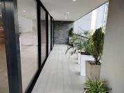 apartamento en arriendo en loma de las brujas. Cod A9432448