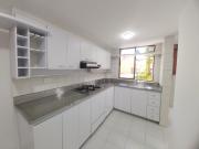 casa en arriendo en loma del escobero. Cod A62093