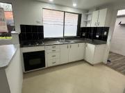 apartamento en arriendo en loma del escobero. Cod A9432929
