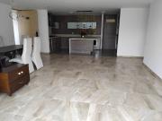 apartamento en arriendo en loma del esmeraldal. Cod A215101