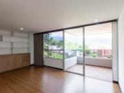 apartamento en arriendo en loma del esmeraldal. Cod A25220