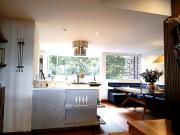apartamento en arriendo en los rosales. Cod A8408348