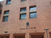 apartamento en arriendo en parque central bavaria. Cod...