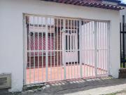 apartamento en arriendo en plaza de las americas. Cod...