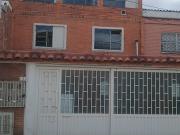 apartamento en arriendo en quiroga sur. Cod A6992501