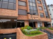 apartamento en arriendo en santa barbara usaquén. Cod...