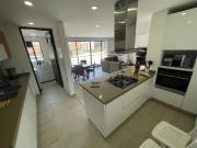 apartamento en arriendo en santa barbara usaquén. Cod A51976