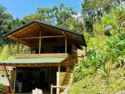 apartamento en arriendo en santa elena vereda media...