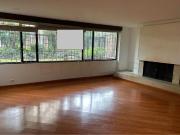 apartamento en arriendo/venta en el nogal. Cod A7687