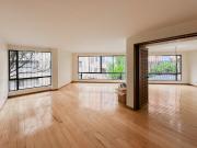apartamento en arriendo/venta en los rosales. Cod A7015